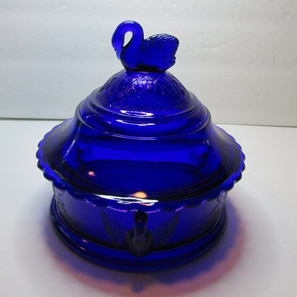 vintage Westmoreland cobalt blue swan compote candy dish with lid - Picture 1 of 14